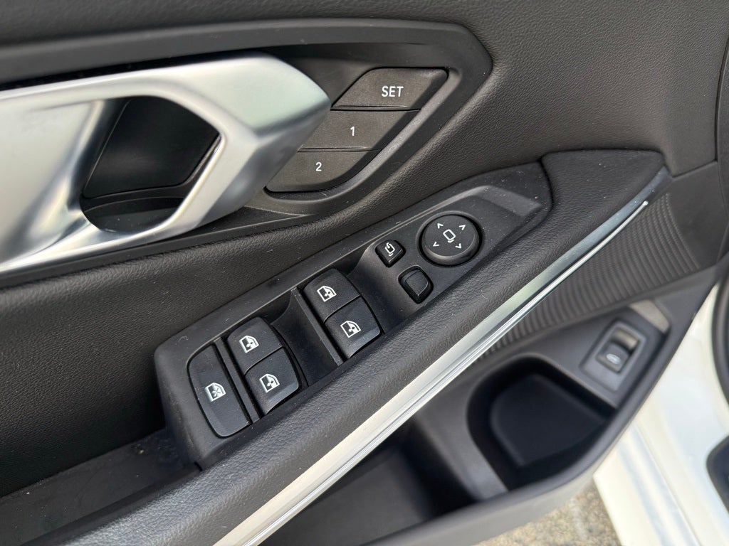 2025 BMW 3 Series 330i xDrive