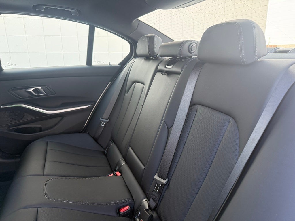 2025 BMW 3 Series 330i xDrive