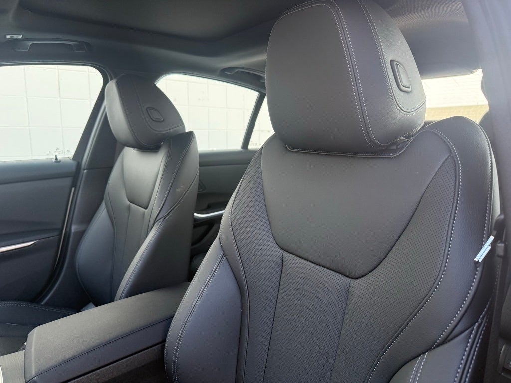 2025 BMW 3 Series 330i xDrive