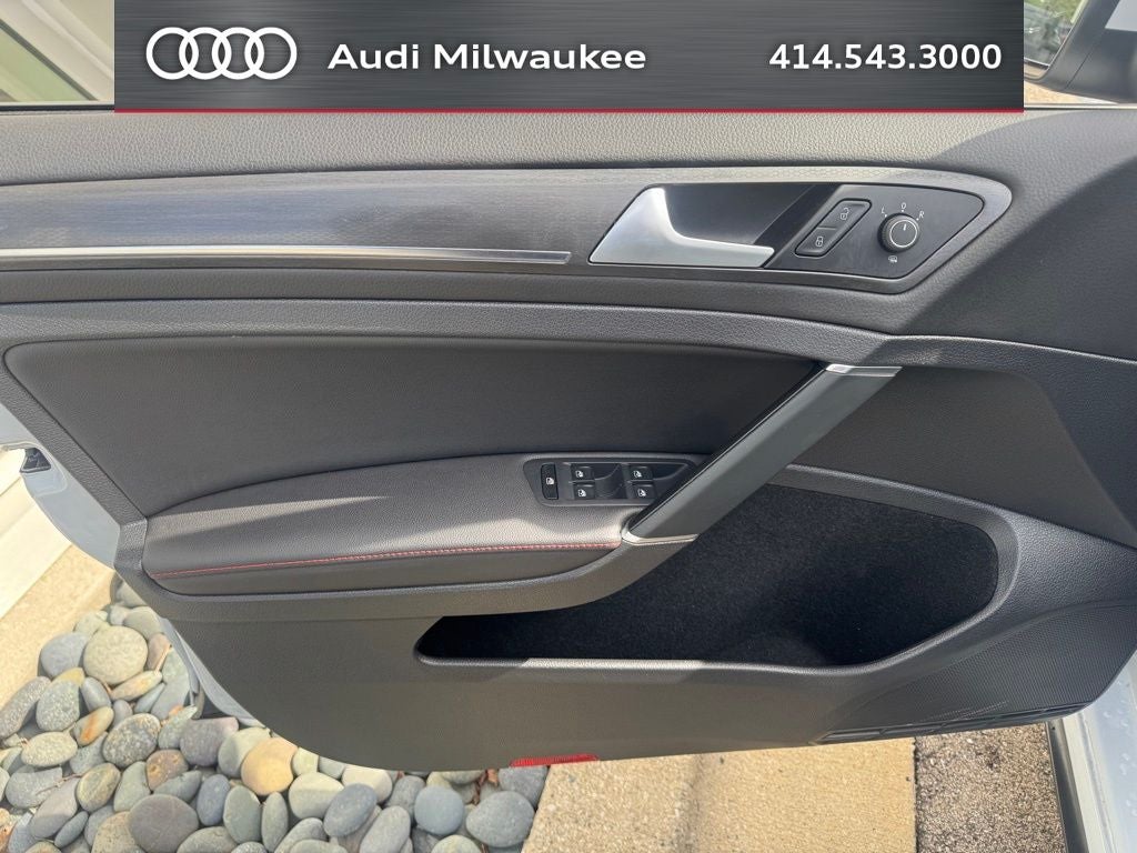 2019 Volkswagen Golf GTI SE