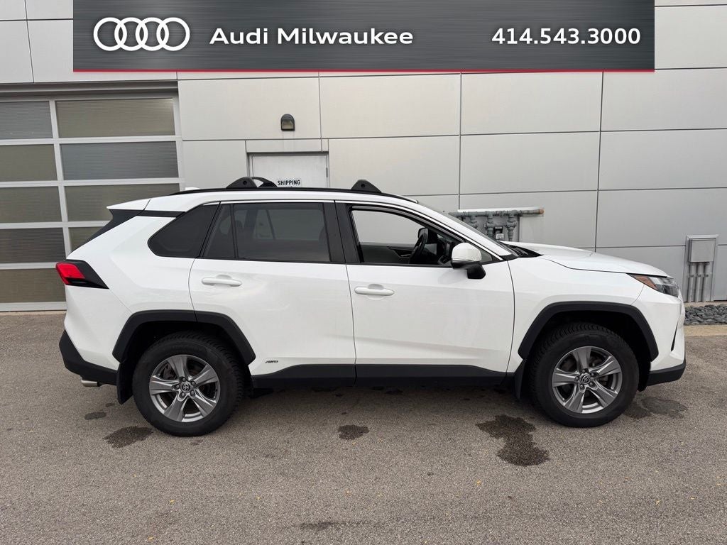 2022 Toyota RAV4 Hybrid XLE