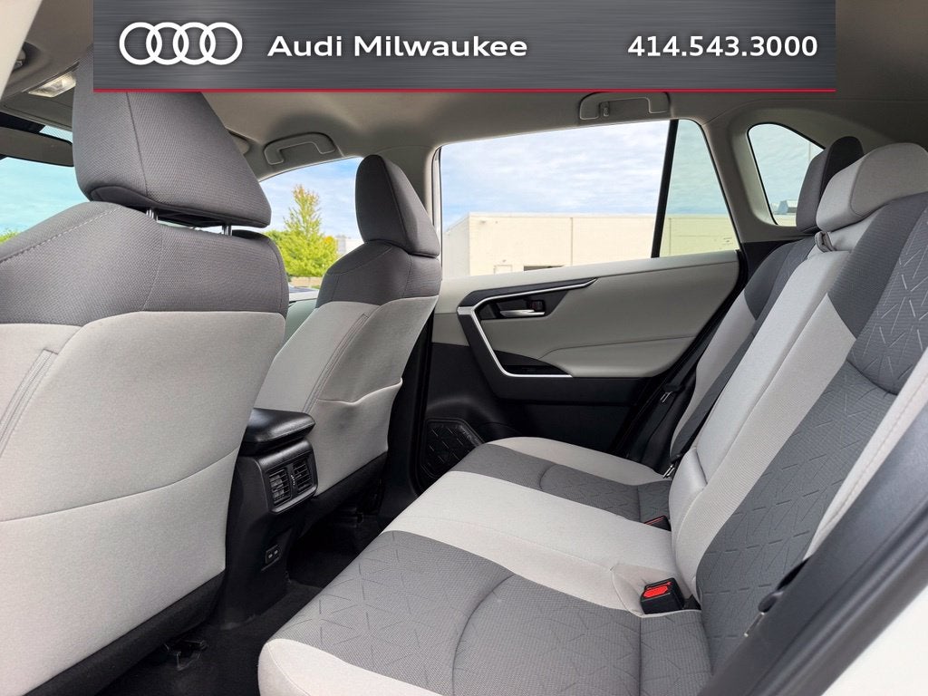 2022 Toyota RAV4 Hybrid XLE