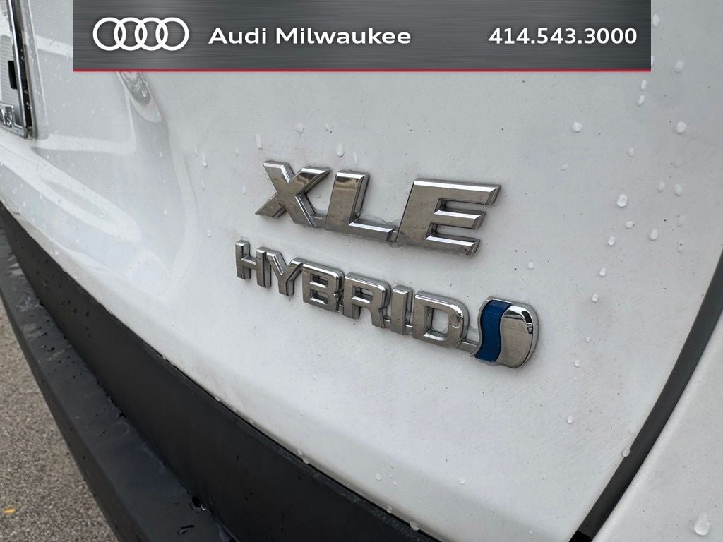 2022 Toyota RAV4 Hybrid XLE