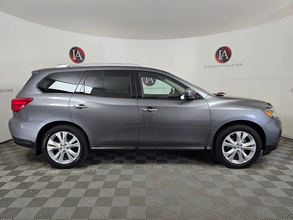 2019 Nissan Pathfinder SL
