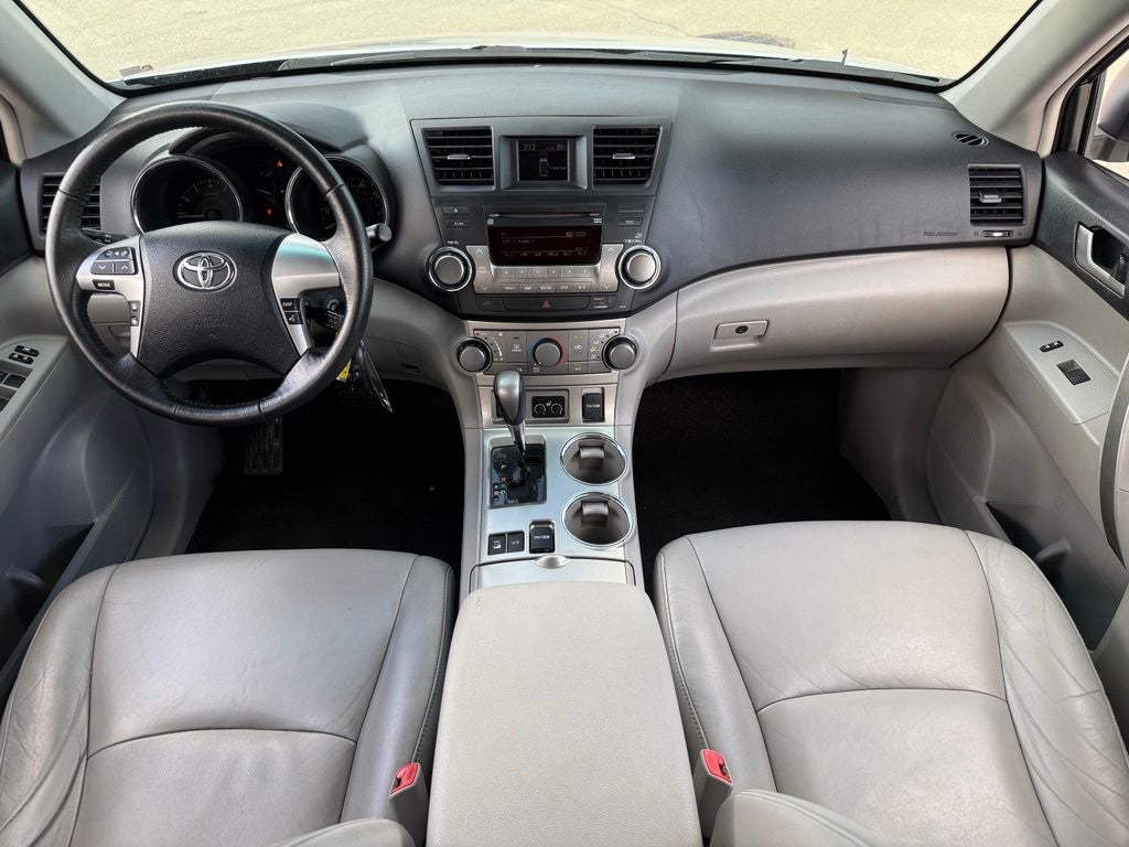 2012 Toyota Highlander SE