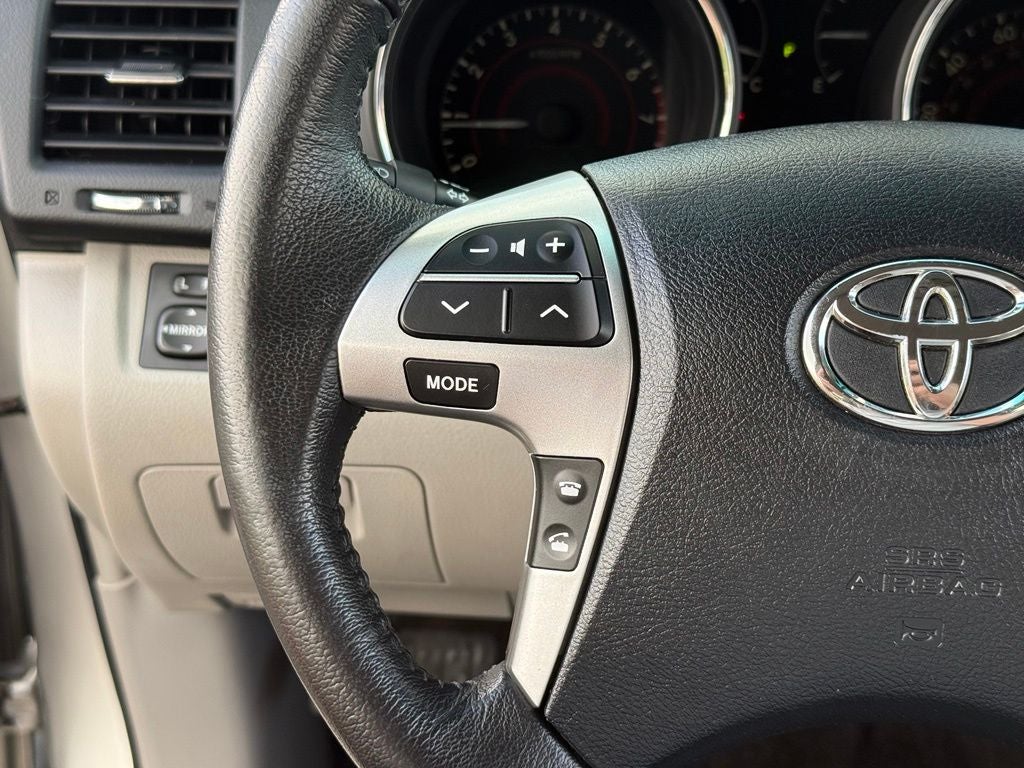2012 Toyota Highlander SE