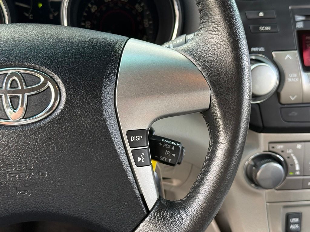 2012 Toyota Highlander SE