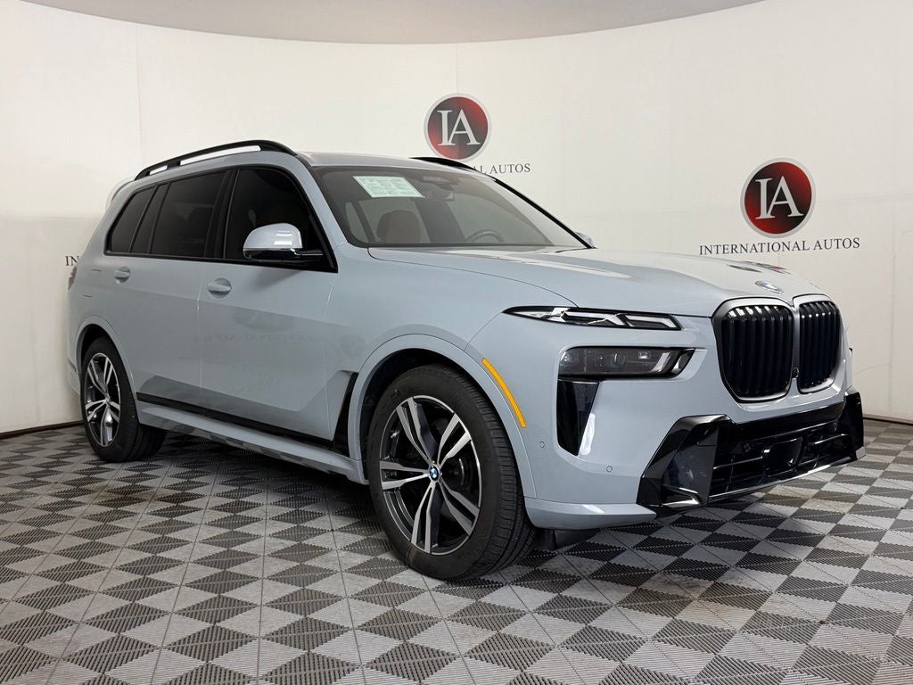 2025 BMW X7 xDrive40i