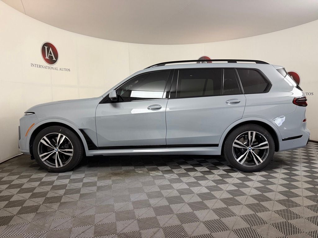 2025 BMW X7 xDrive40i