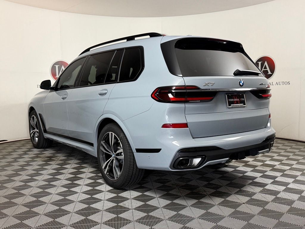 2025 BMW X7 xDrive40i
