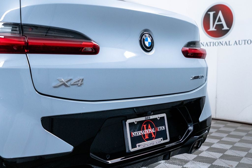 2023 BMW X4 xDrive30i