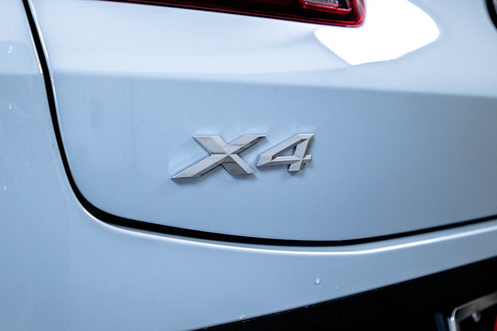 2023 BMW X4 xDrive30i