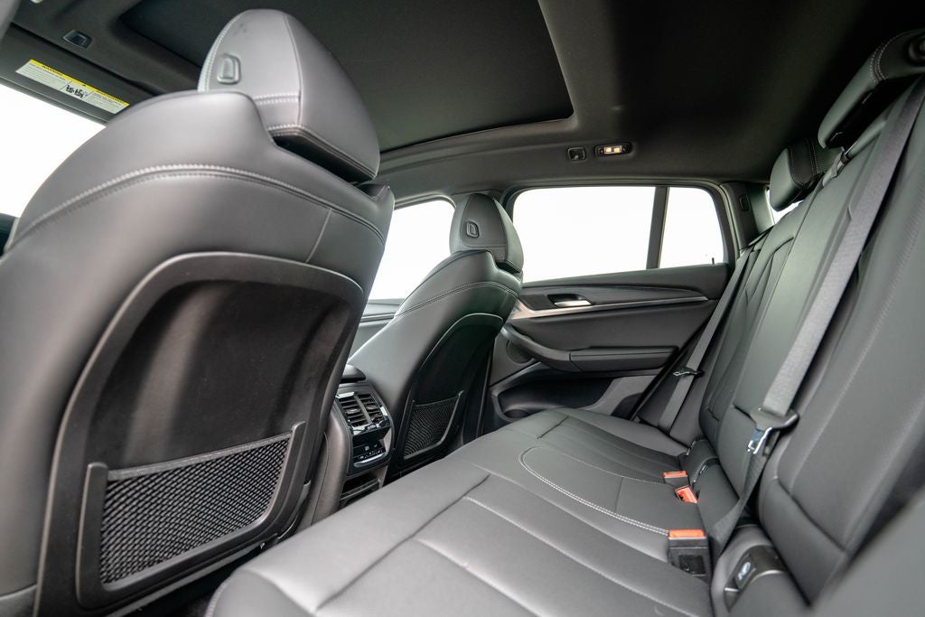2023 BMW X4 xDrive30i