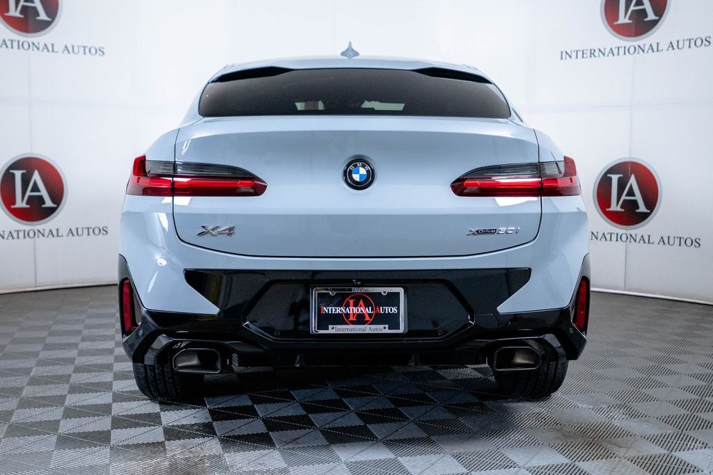 2023 BMW X4 xDrive30i