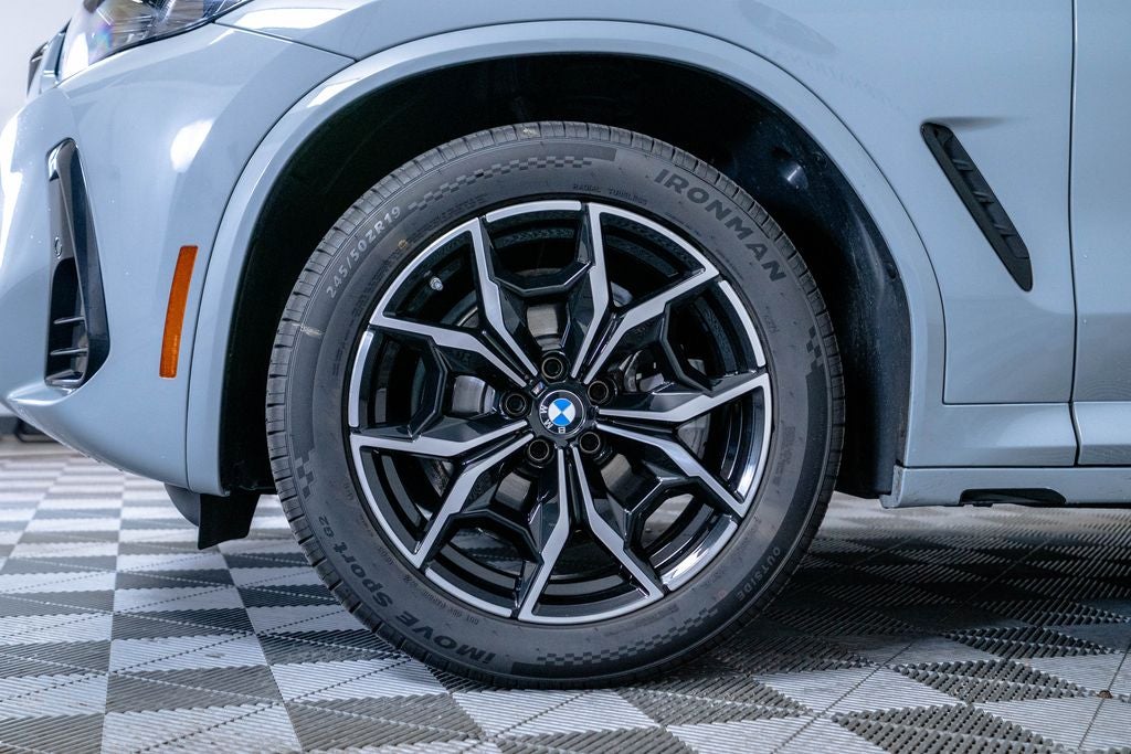2023 BMW X4 xDrive30i