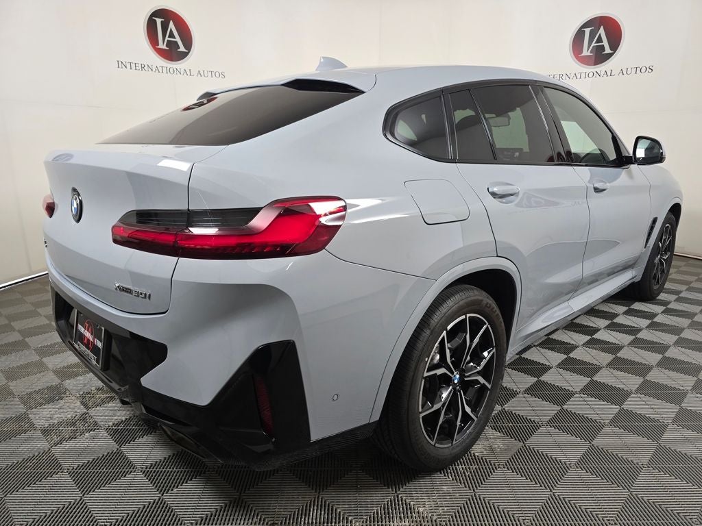 2023 BMW X4 xDrive30i