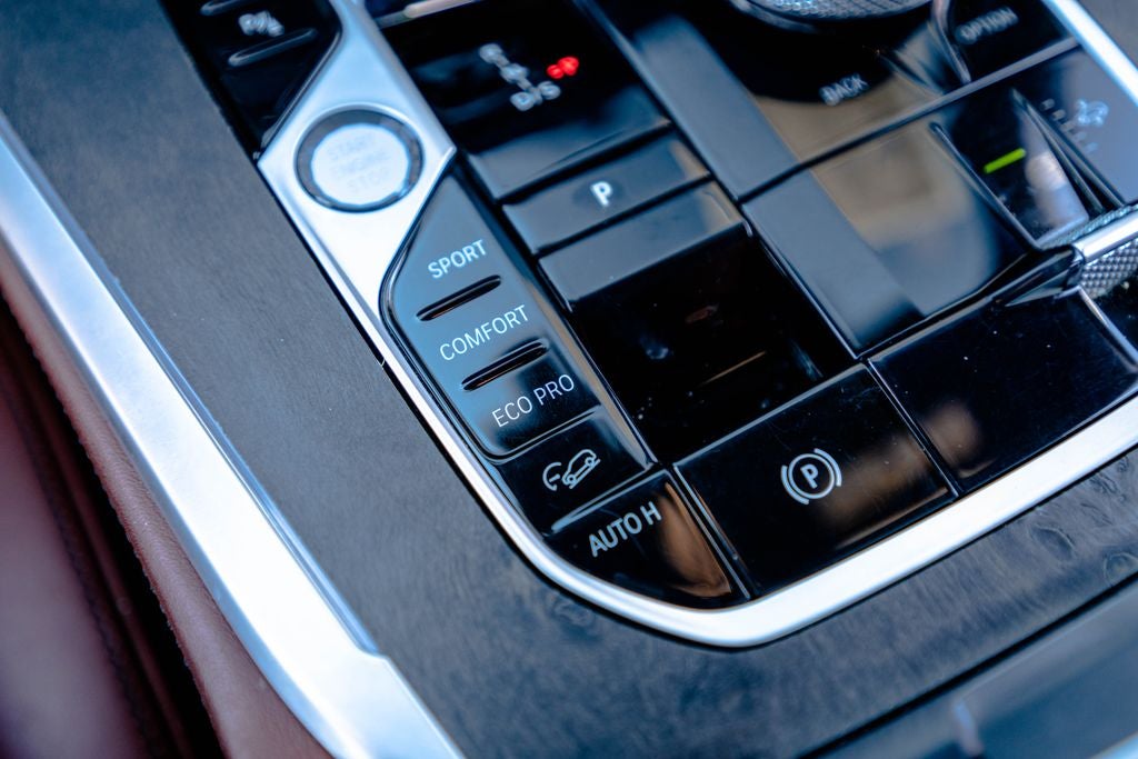 2024 BMW X7 M60i