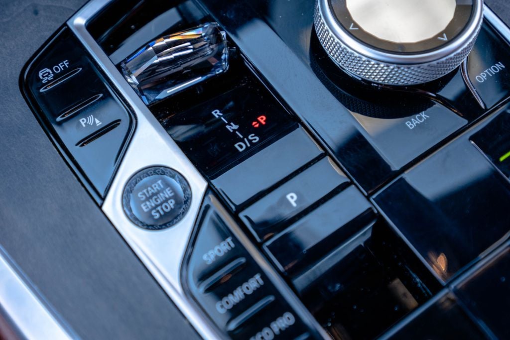 2024 BMW X7 M60i
