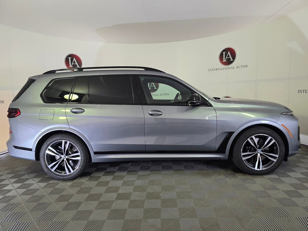 2024 BMW X7 M60i