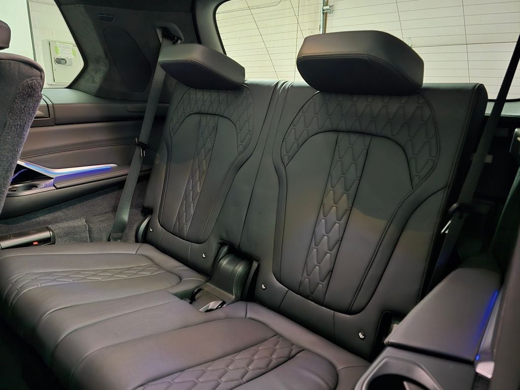 2024 BMW X7 M60i