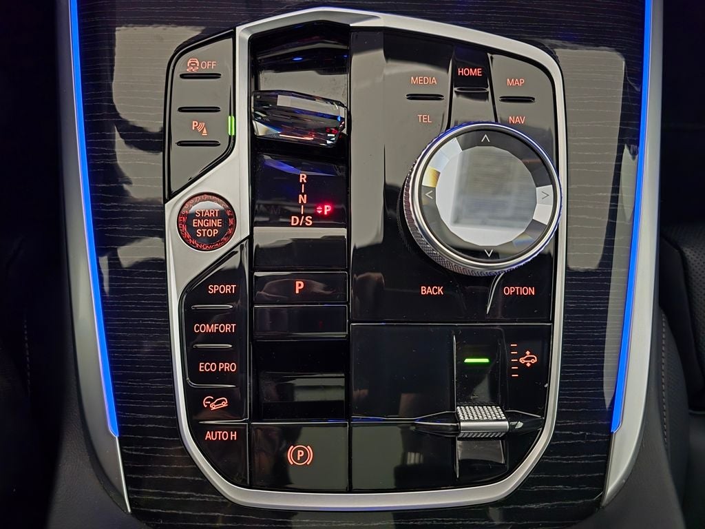 2024 BMW X7 M60i
