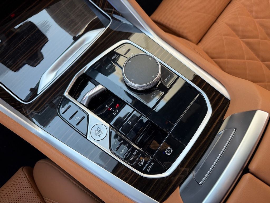 2025 BMW X6 xDrive40i