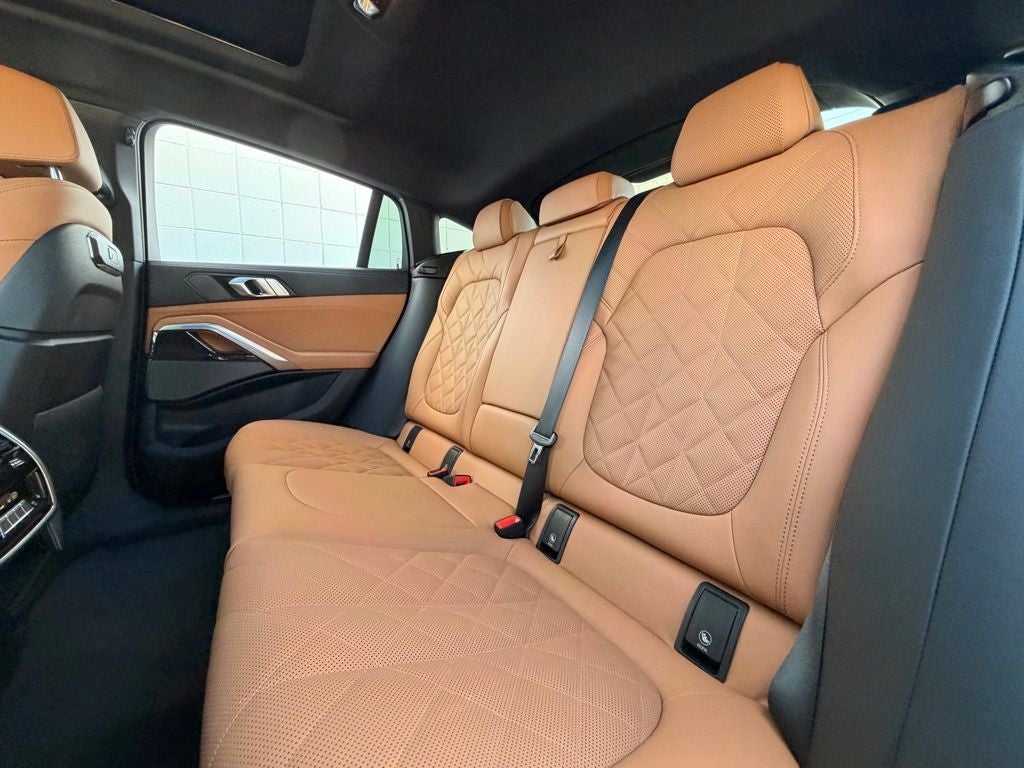 2025 BMW X6 xDrive40i