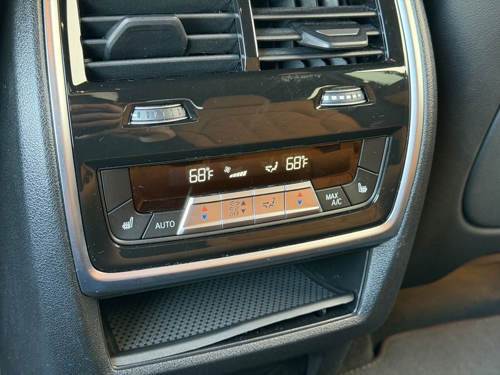 2025 BMW X6 xDrive40i