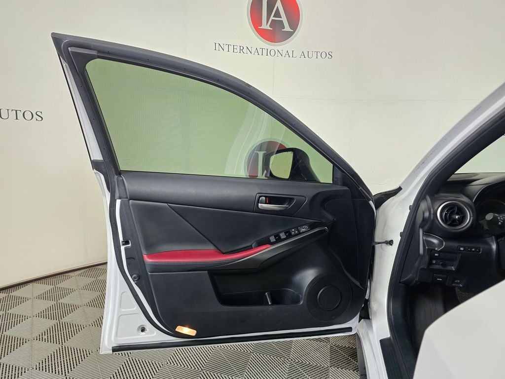 2021 Lexus IS 300 9506E