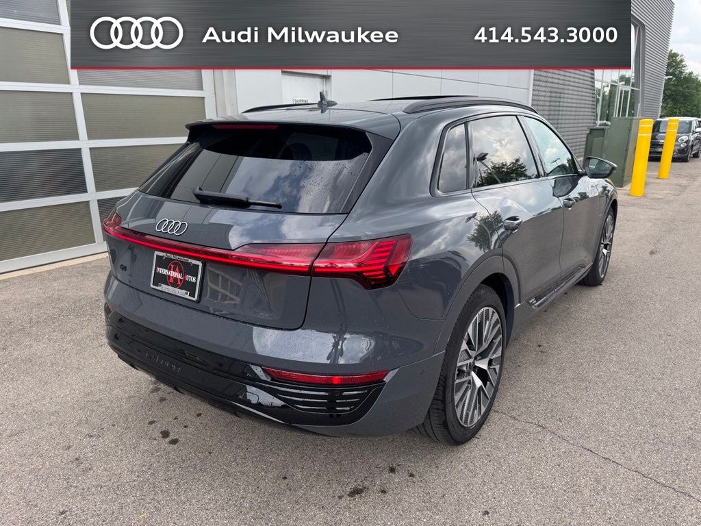 2024 Audi Q8 e-tron Prestige quattro