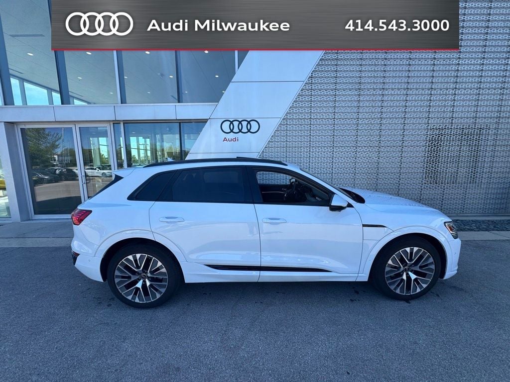 2024 Audi Q8 e-tron Prestige quattro