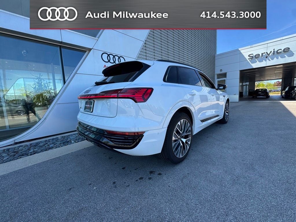 2024 Audi Q8 e-tron Prestige quattro