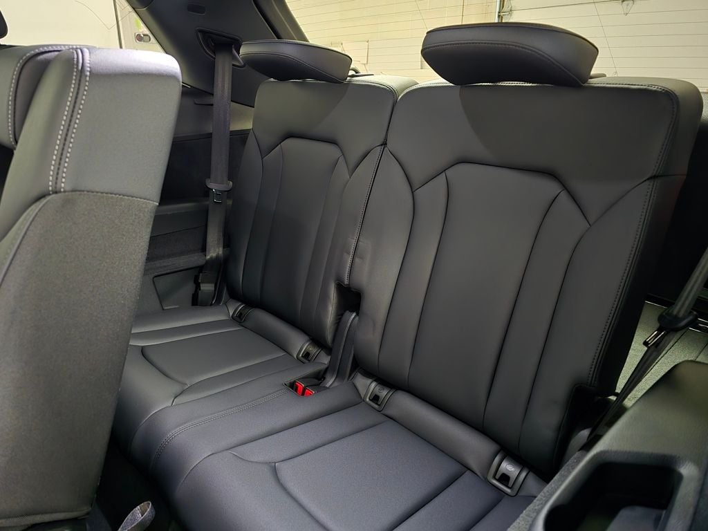 2025 Audi Q7 45 Premium quattro
