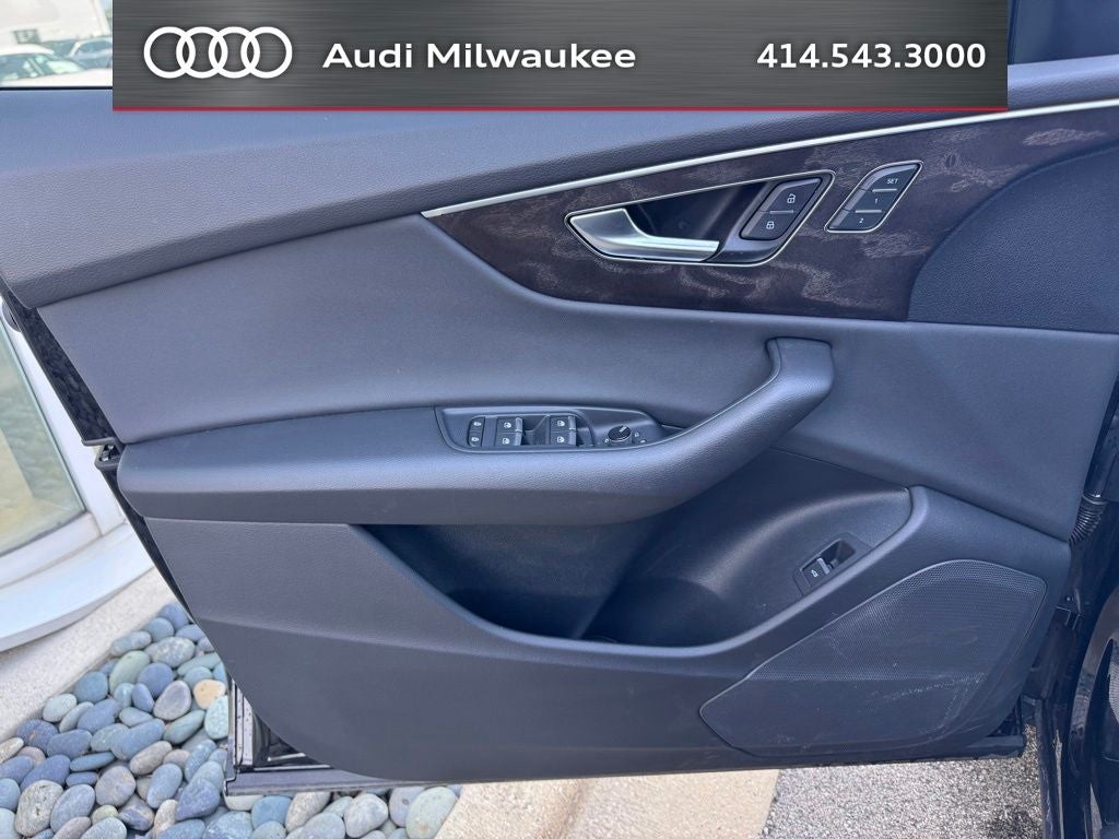 2023 Audi Q8 55 Premium quattro