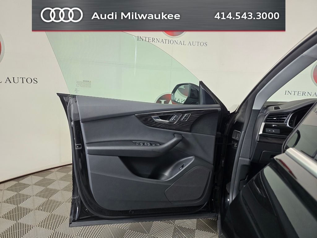 2023 Audi Q8 55 Premium quattro