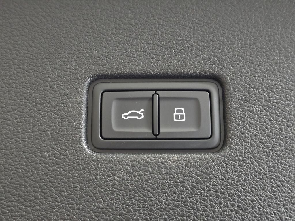 2023 Audi Q8 55 Premium Plus quattro