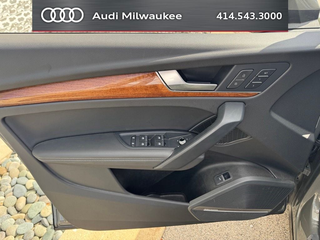 2023 Audi Q5 45 S line Premium quattro