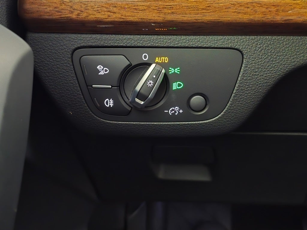 2022 Audi Q5 45 S line Premium Plus quattro