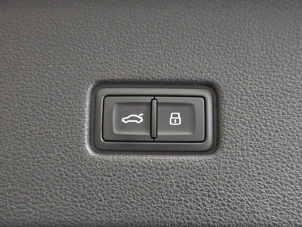 2023 Audi Q8 55 Premium Plus quattro