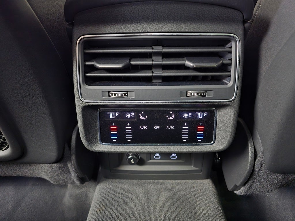 2023 Audi Q8 55 Premium Plus quattro