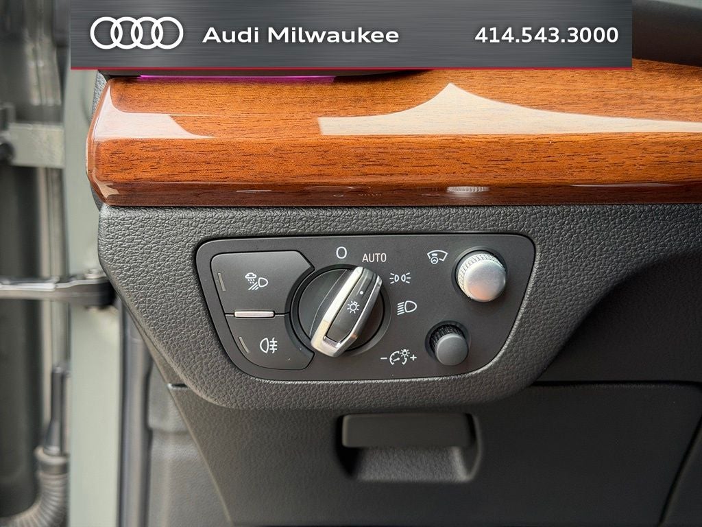 2023 Audi Q5 45 S line Prestige quattro