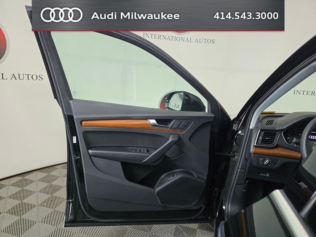 2023 Audi Q5 45 S line Premium quattro