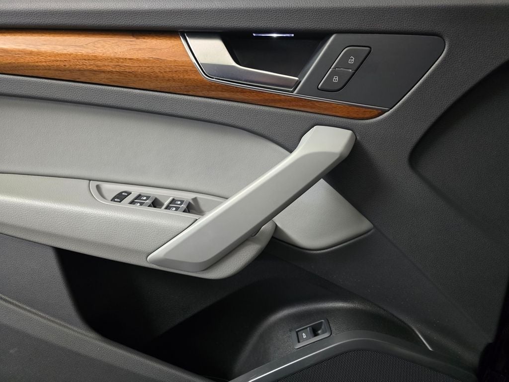 2022 Audi Q5 45 S line Premium quattro