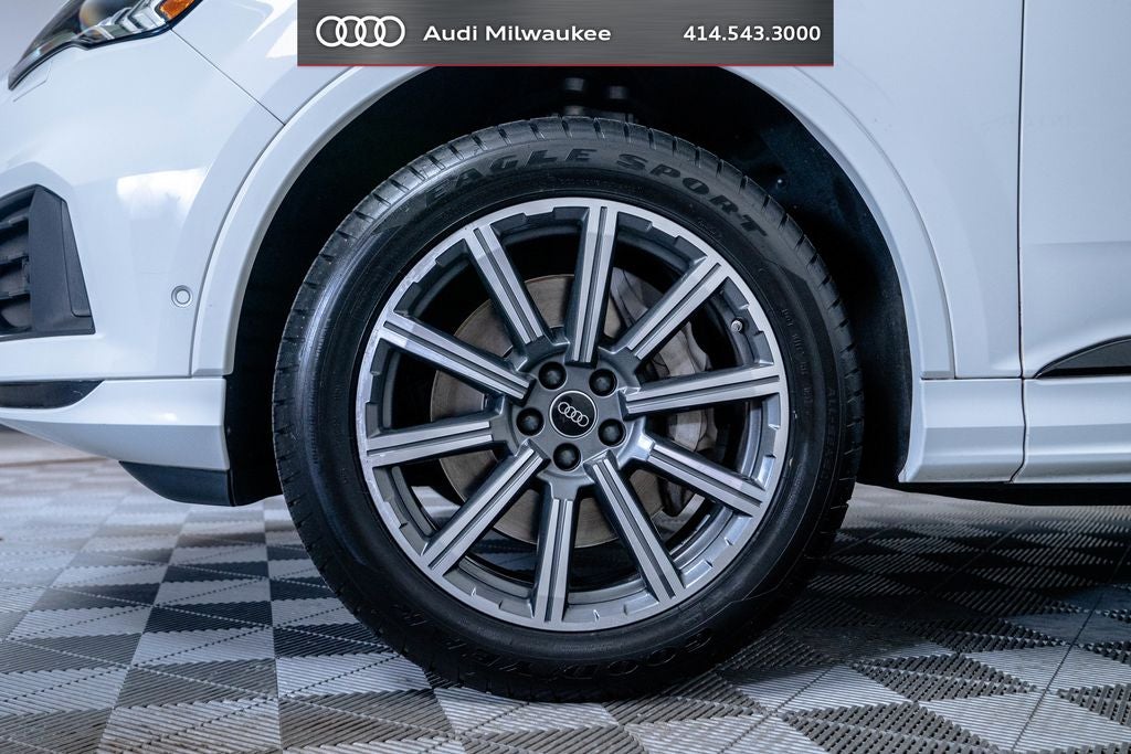 2023 Audi Q7 45 Premium Plus quattro