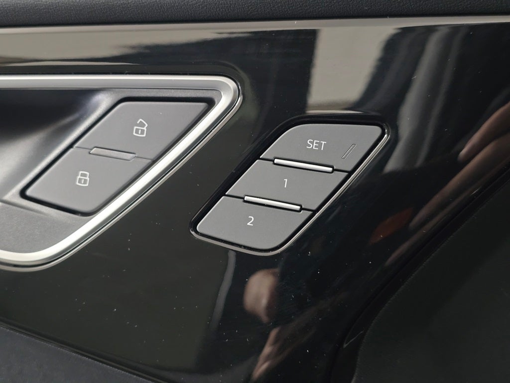 2024 Audi Q4 e-tron Prestige quattro