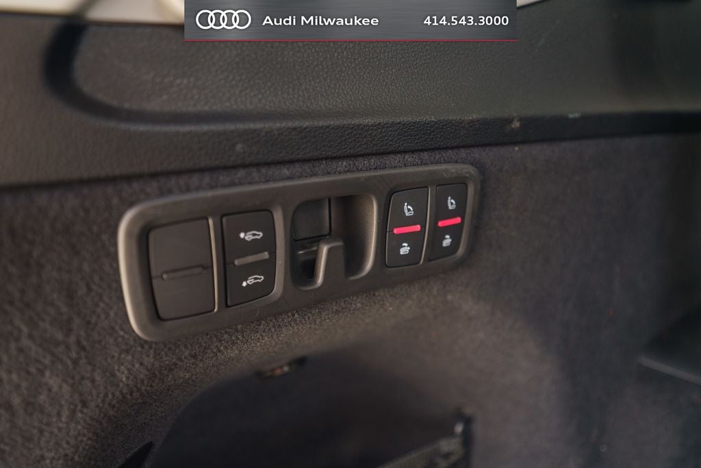 2023 Audi Q7 55 Prestige quattro