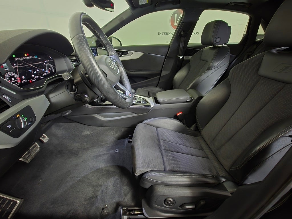 2022 Audi A4 45 S line Premium Plus quattro