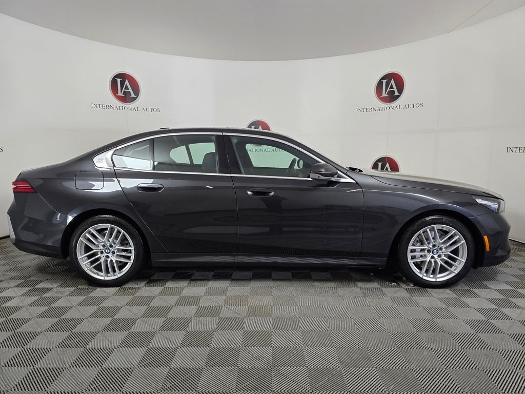 2025 BMW 5 Series 530i xDrive