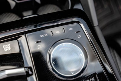 2025 BMW 5 Series 540i xDrive