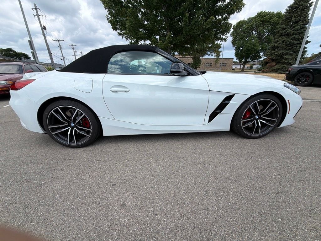 2025 BMW Z4 sDrive M40i